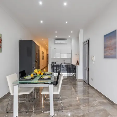 Daire Spinola Bay Seafront -