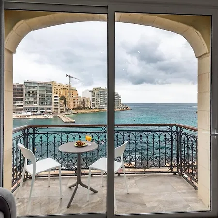 Spinola Bay Seafront - * Saint Julian's