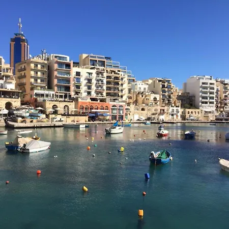 Spinola Bay Seafront - *